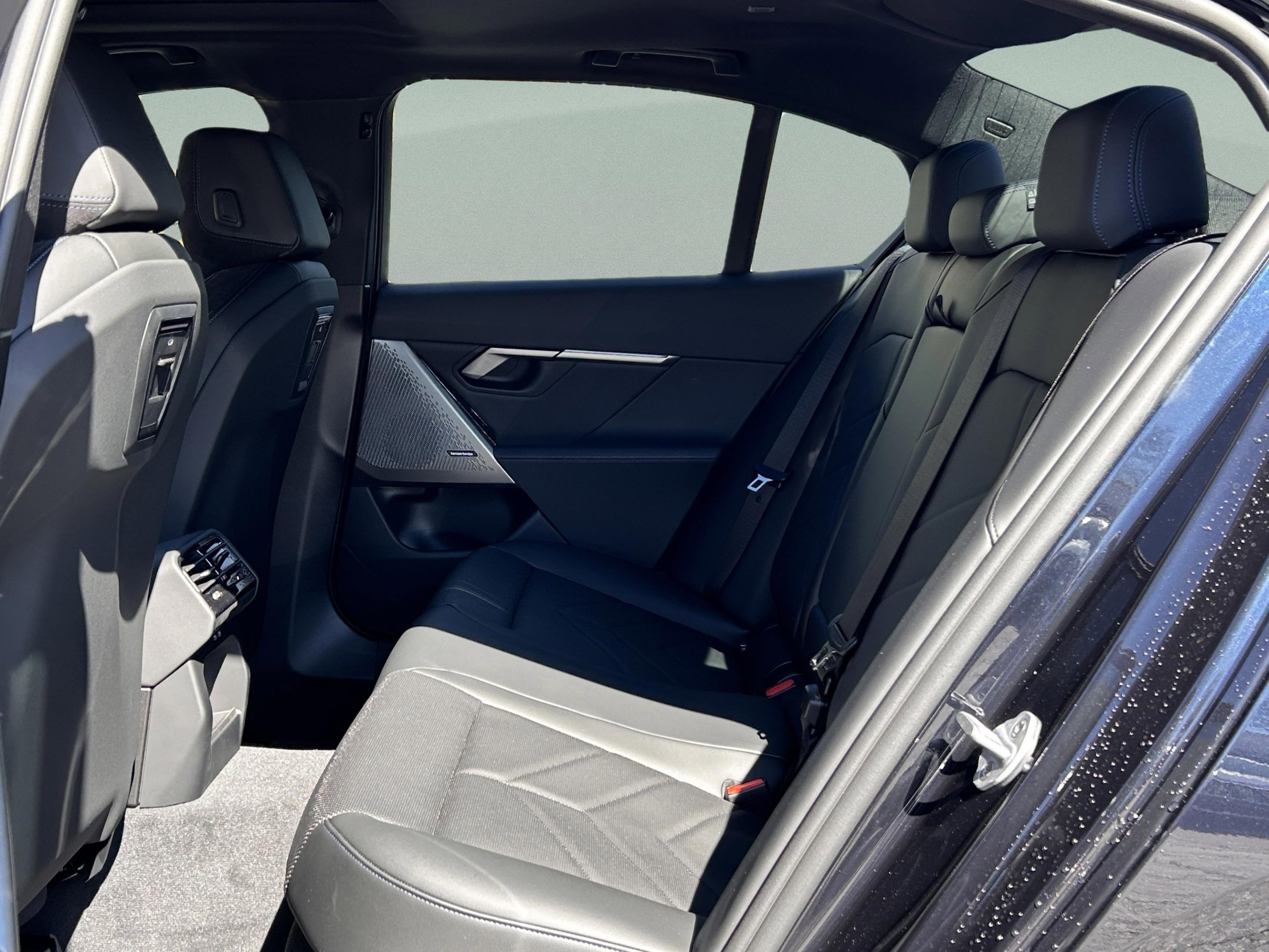 Used 2026 BMW i5 eDrive40 w/ M Sport Package image 22