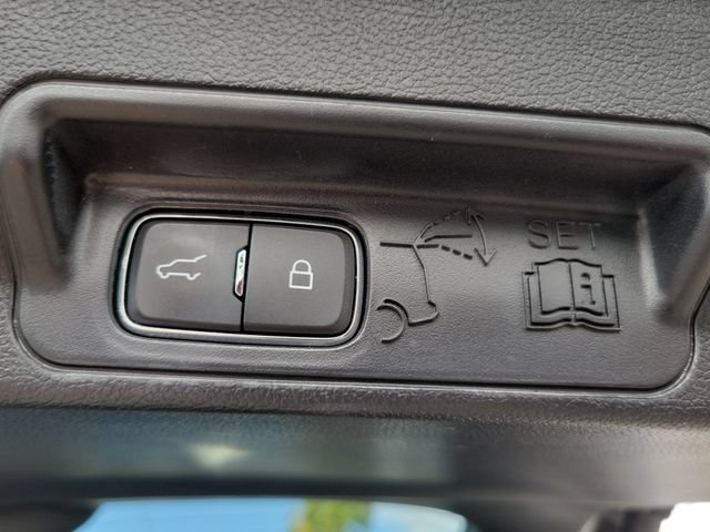 Certified 2022 Ford Explorer XLT RWD image 24