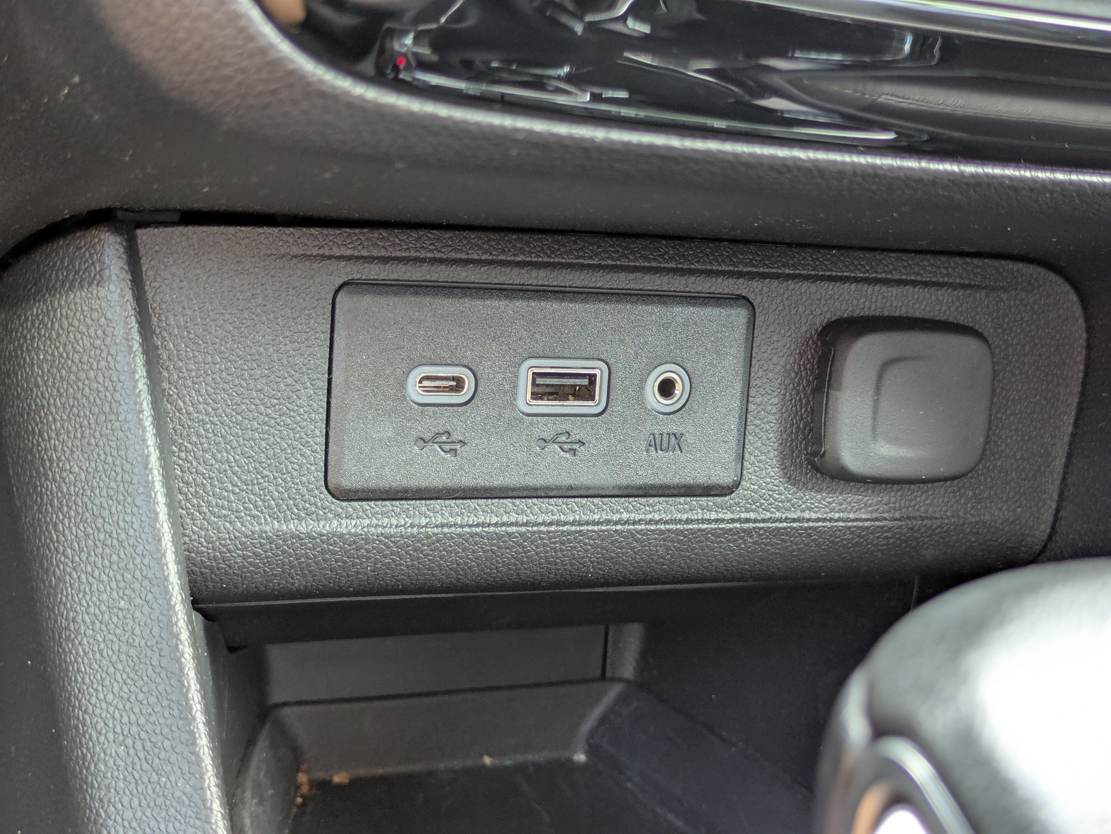 Used 2023 Buick Encore GX Preferred FWD image 24