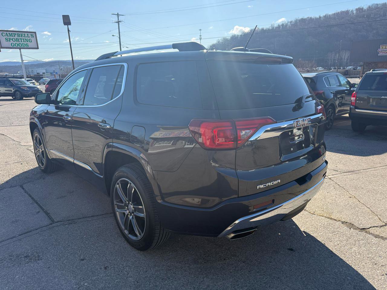 Used 2018 GMC Acadia Denali w/ Technology Package AWD/4WD image 5