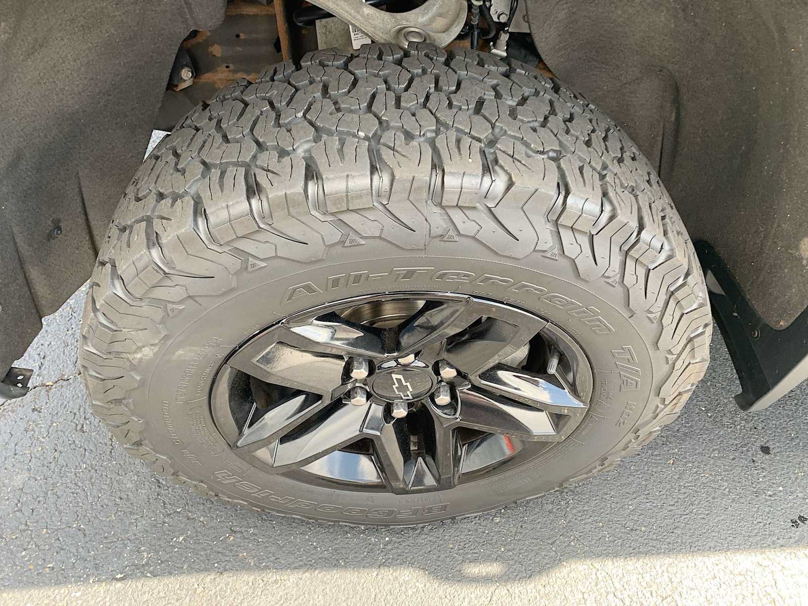 Certified 2021 Chevrolet Silverado 1500 Custom Trail Boss w/ LPO, Dark Essentials Package AWD/4WD image 30