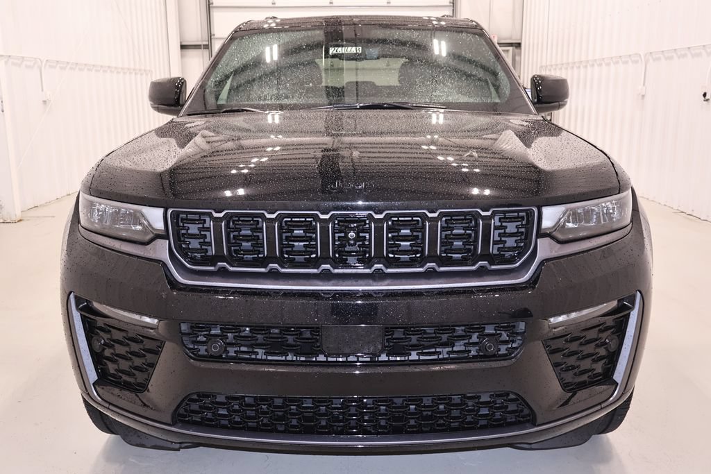 Used 2026 Jeep Grand Cherokee Limited AWD/4WD image 4