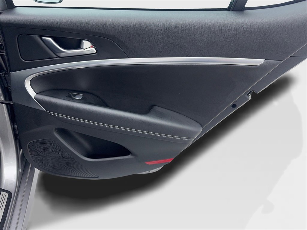 Used 2025 Genesis G70 2.5T image 42