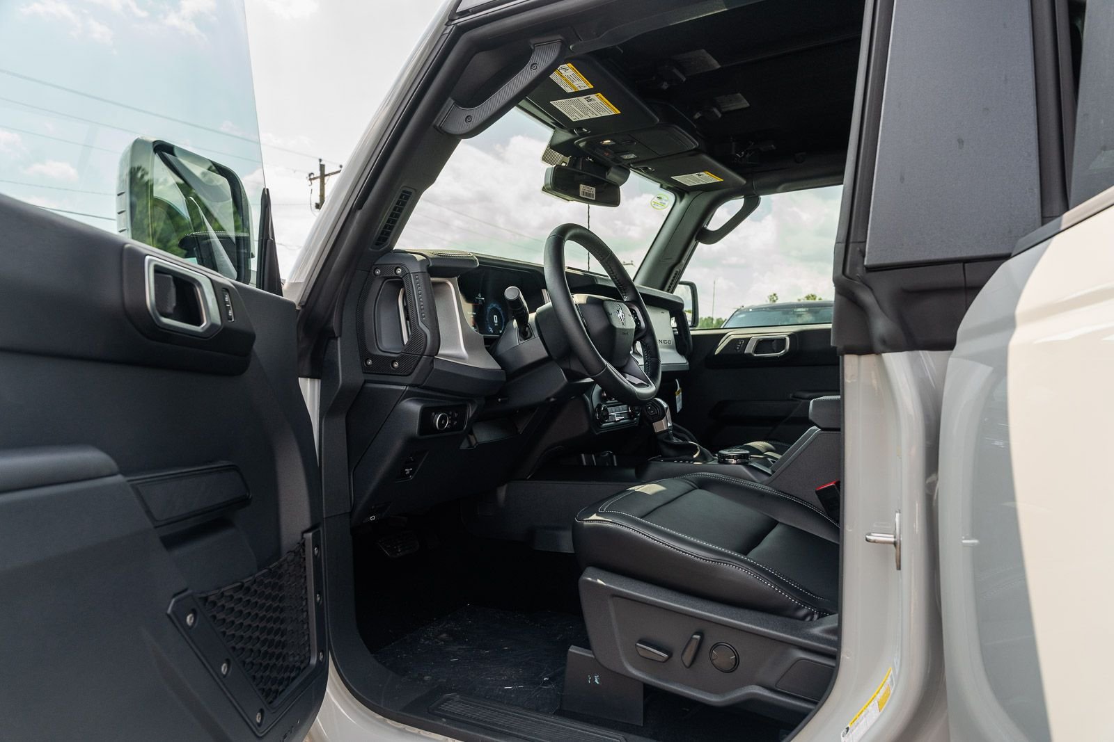 New 2026 Ford Bronco Outer Banks w/ Sasquatch Package AWD/4WD image 13