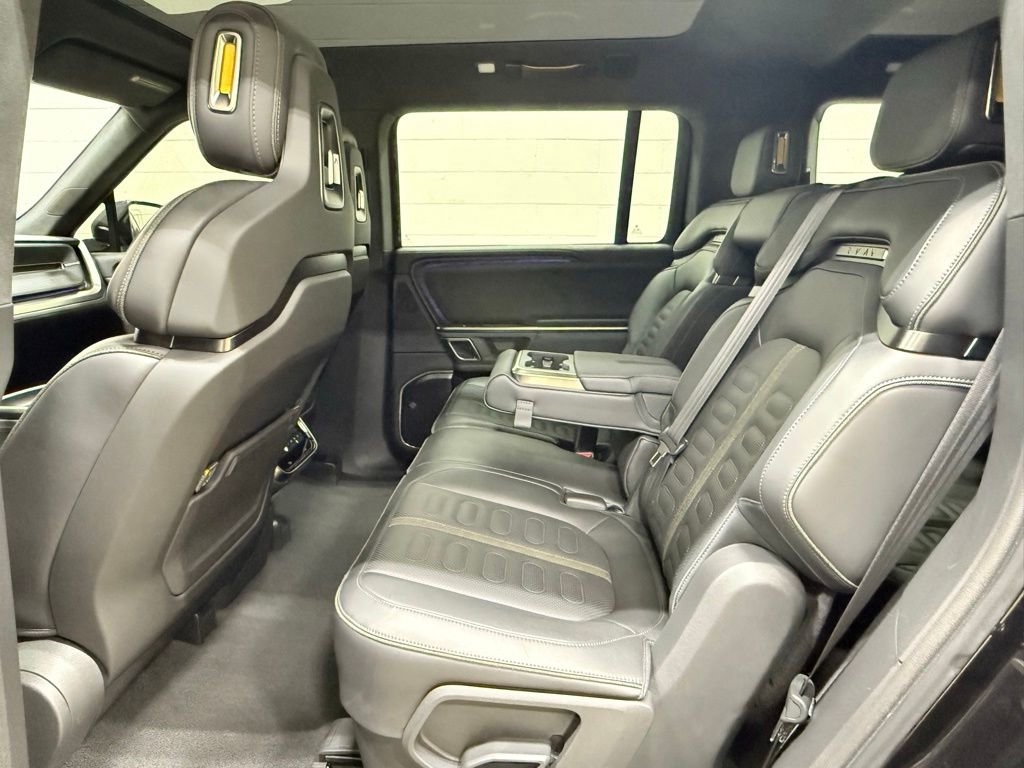 Used 2024 Rivian R1S Adventure AWD/4WD image 33