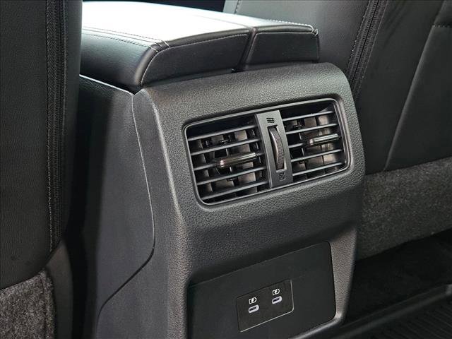 Used 2024 Nissan Rogue SL image 17