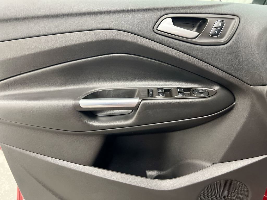 Used 2017 Ford Escape SE w/ Equipment Group 201A FWD image 20