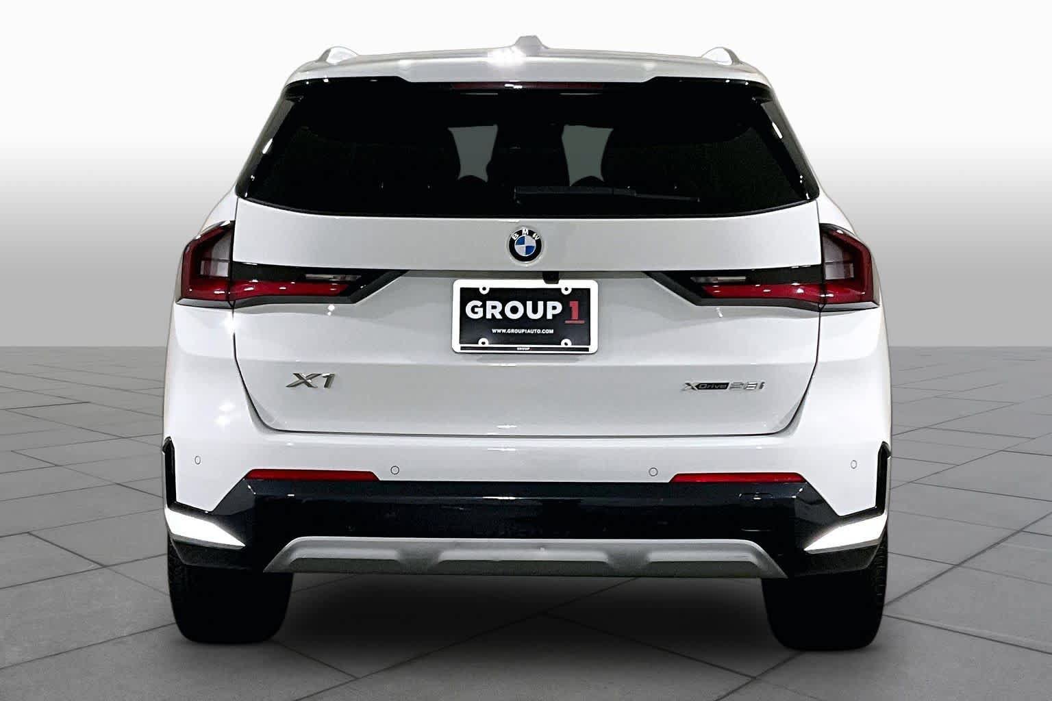 Used 2023 BMW X1 xDrive28i w/ Premium Package AWD/4WD image 4