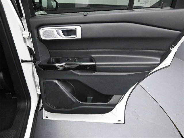 Certified 2022 Ford Explorer Platinum w/ Equipment Group 601A image 28