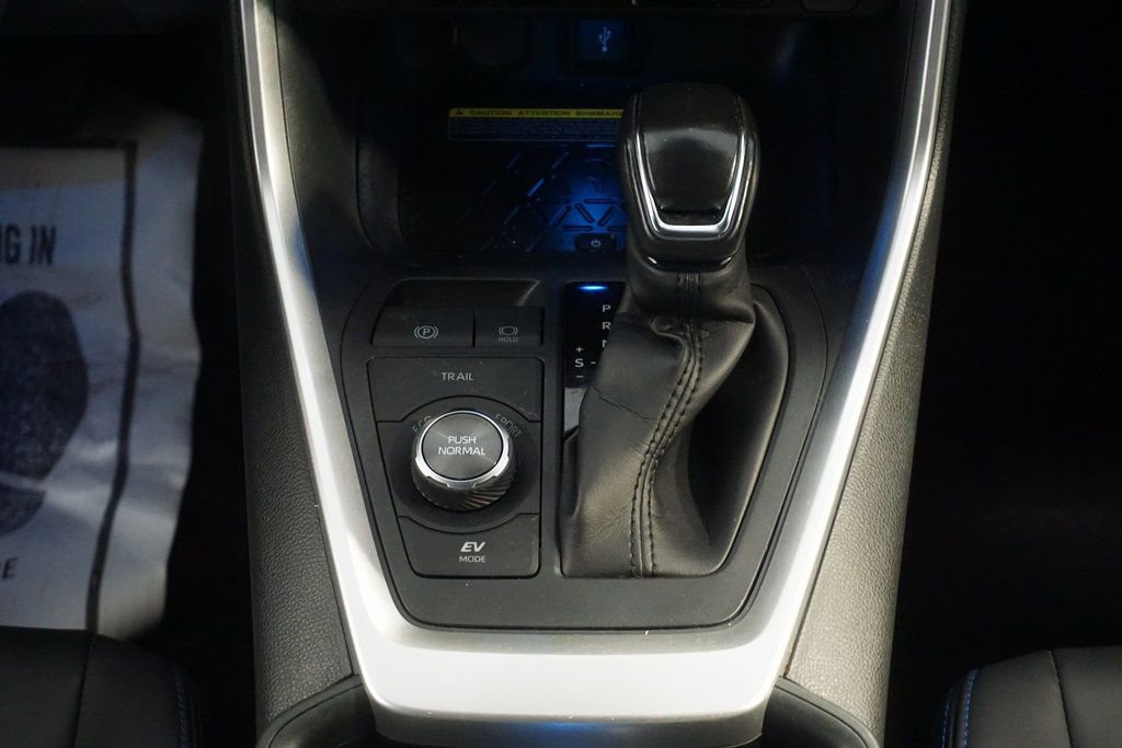 Used 2020 Toyota RAV4 XSE image 31