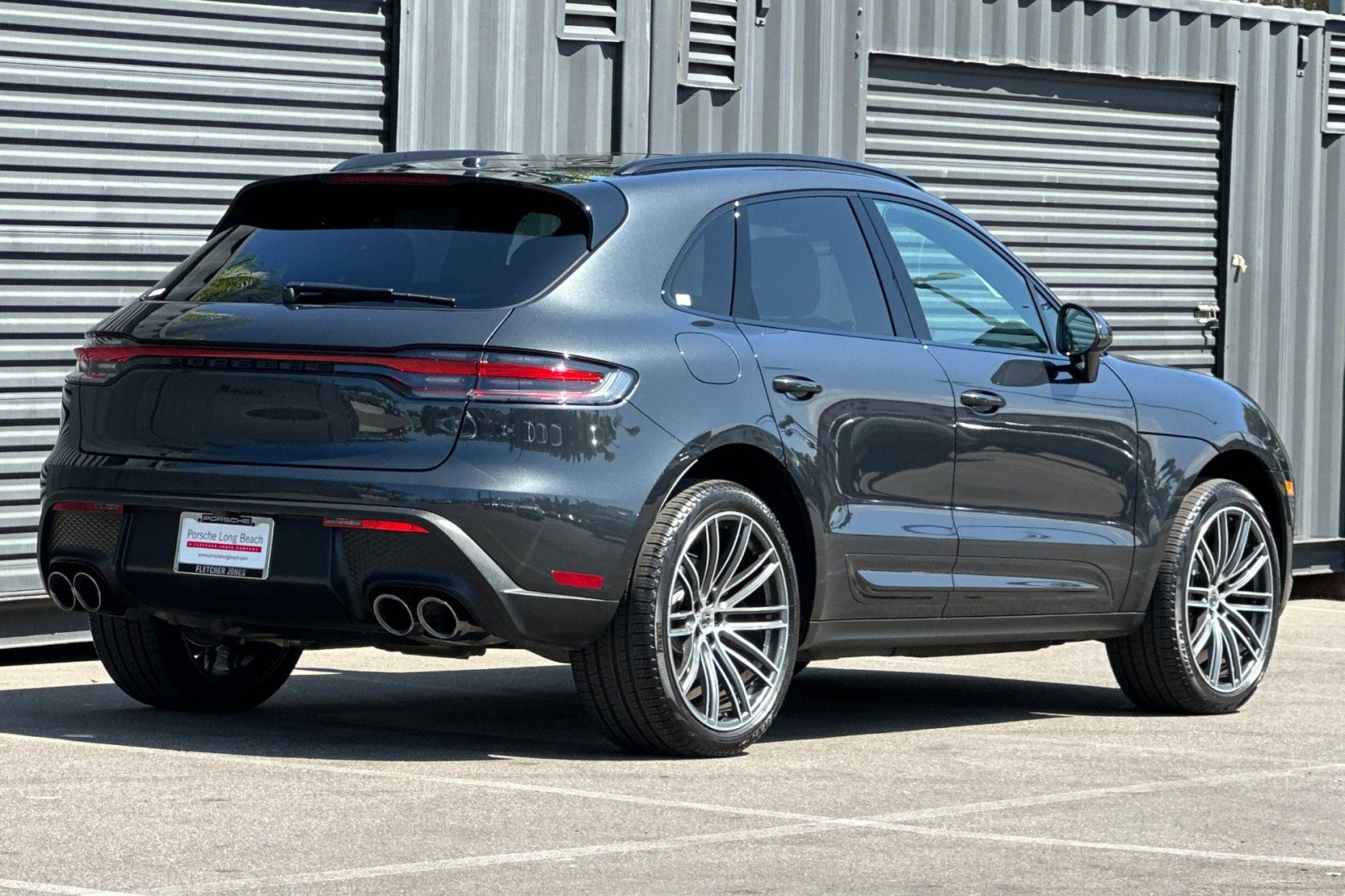 Used 2025 Porsche Macan image 8