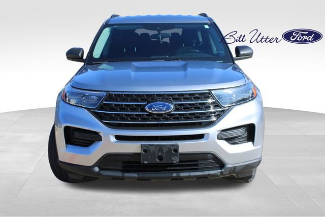 Used 2024 Ford Explorer XLT image 2