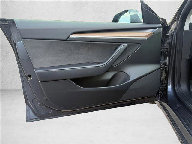 Used 2023 Tesla Model 3 Standard Range image 10