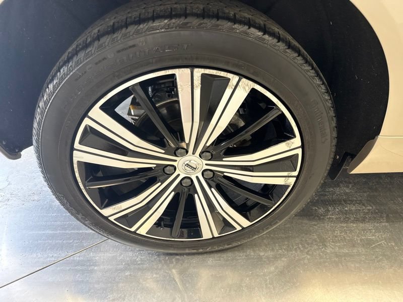 Used 2023 Volvo XC60 B5 Plus w/ Climate Package AWD/4WD image 8