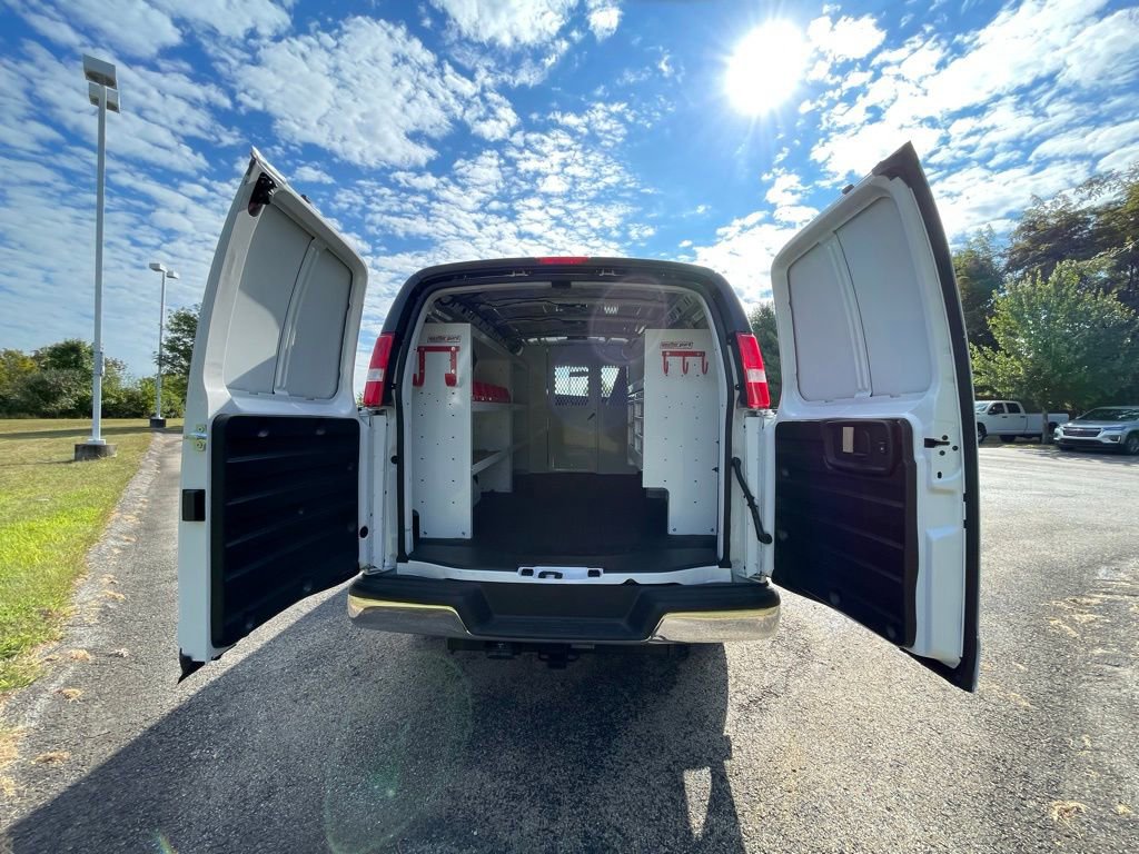 New 2025 Chevrolet Express 3500 w/ Driver Convenience Package RWD image 17