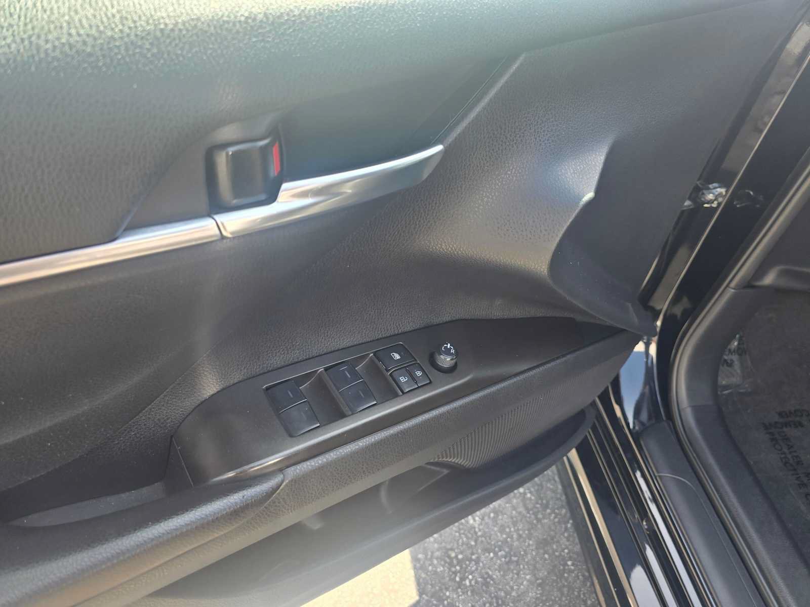 Used 2023 Toyota Camry SE FWD image 19