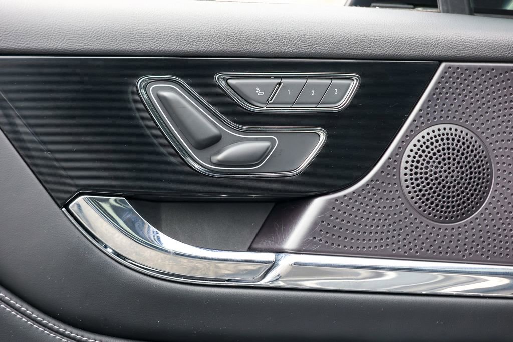 Used 2025 Lincoln Corsair Grand Touring w/ Jet Appearance Package image 5