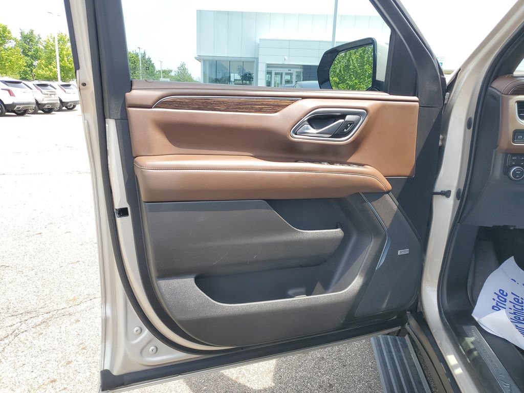 Used 2021 Chevrolet Suburban High Country AWD/4WD image 27