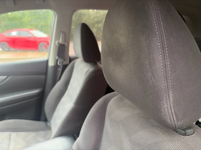 Used 2016 Nissan Rogue S AWD/4WD image 12