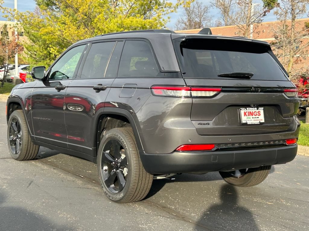 New 2025 Jeep Grand Cherokee Altitude AWD/4WD image 5