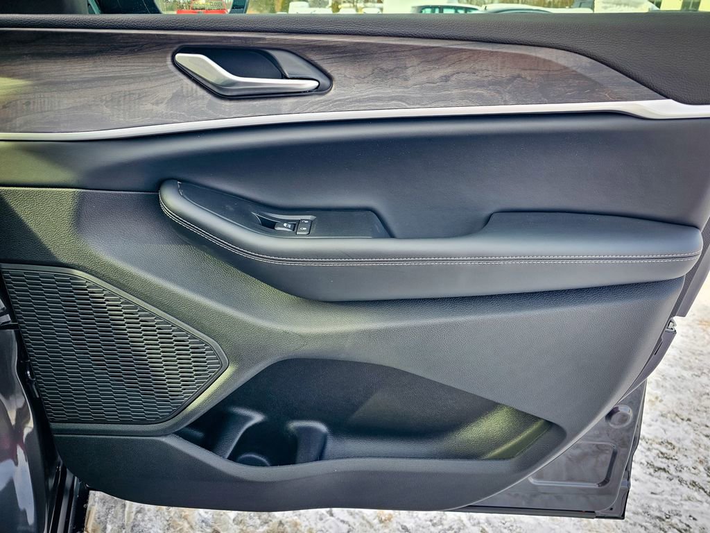 New 2025 Jeep Grand Cherokee L Limited w/ Black Appearance Package image 48