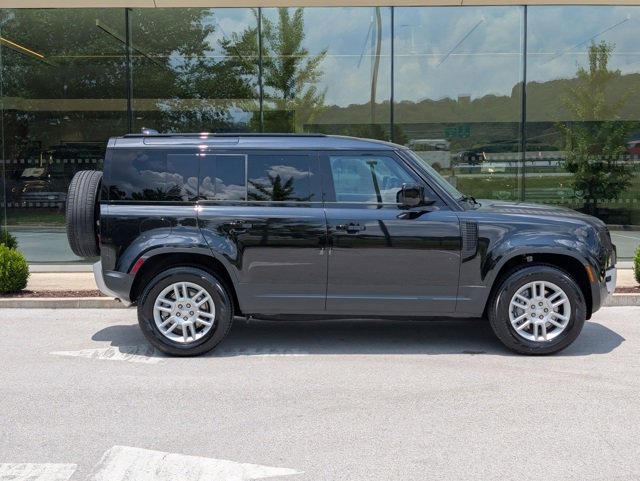 New 2025 Land Rover Defender 110 S image 7