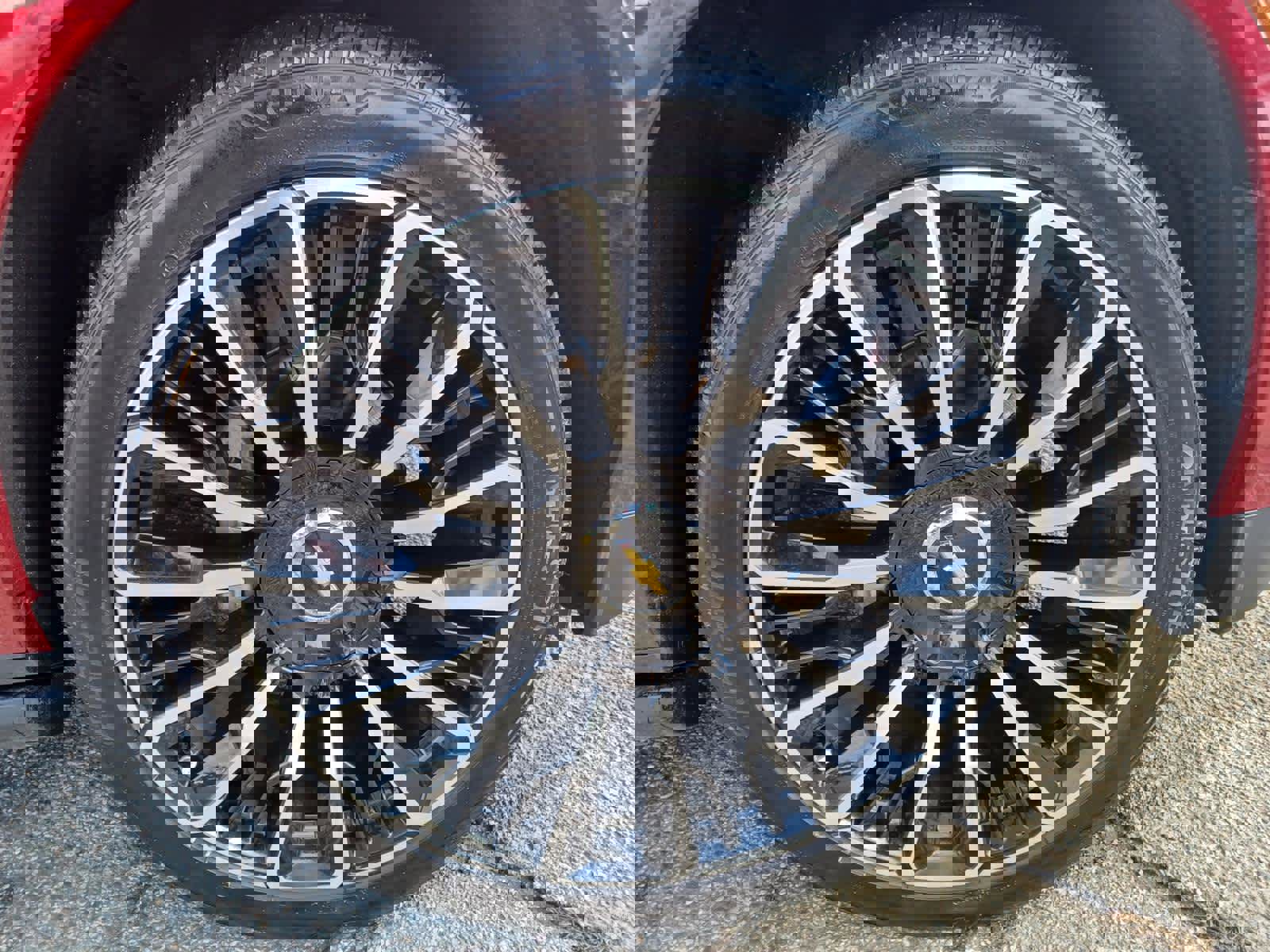 Used 2025 Chevrolet Tahoe High Country image 36