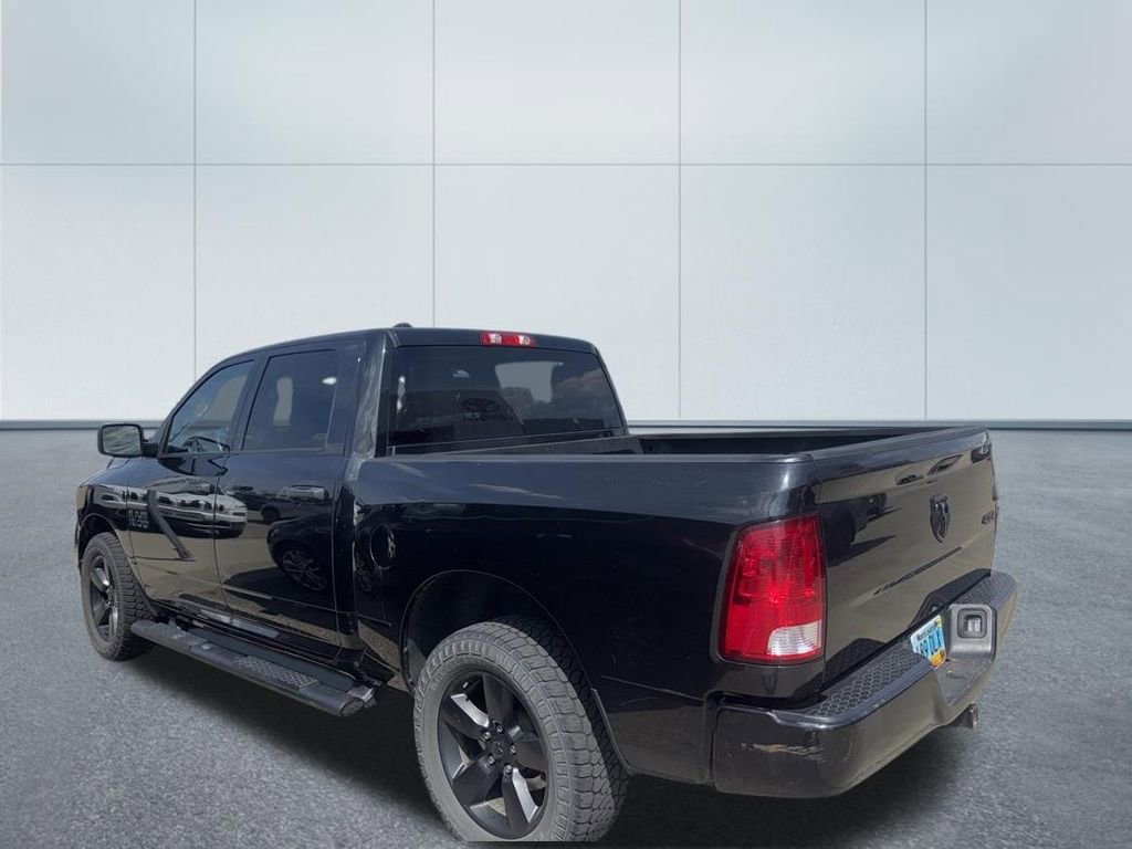 Used 2018 RAM 1500 Express w/ Black Ram 1500 Express Group AWD/4WD image 7