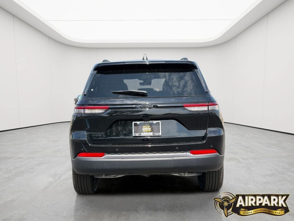 New 2026 Jeep Grand Cherokee Altitude AWD/4WD image 6