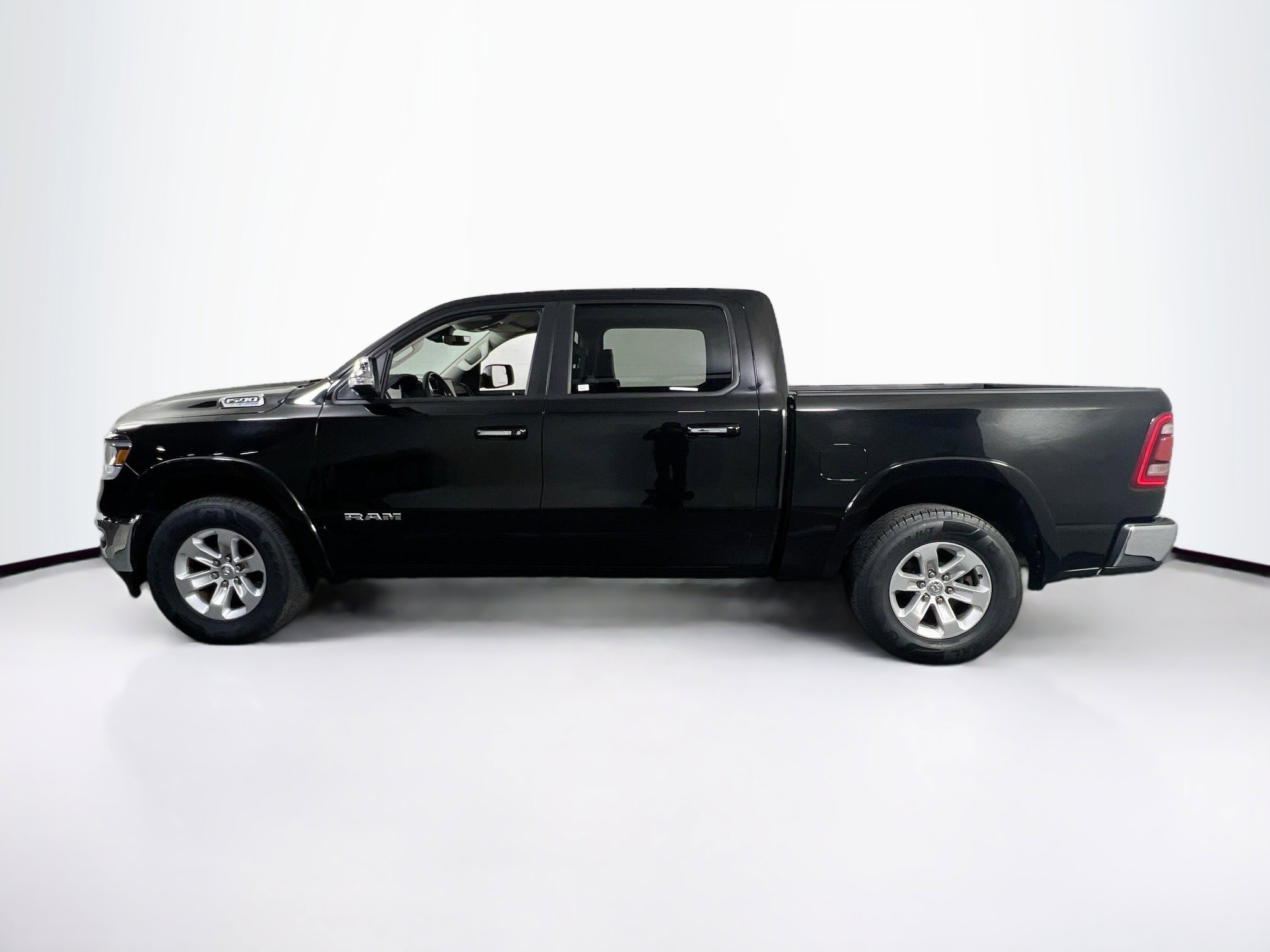 Used 2022 RAM 1500 Laramie image 8