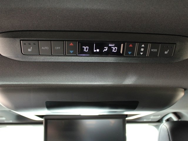 Used 2026 Toyota Sienna Platinum AWD/4WD image 33