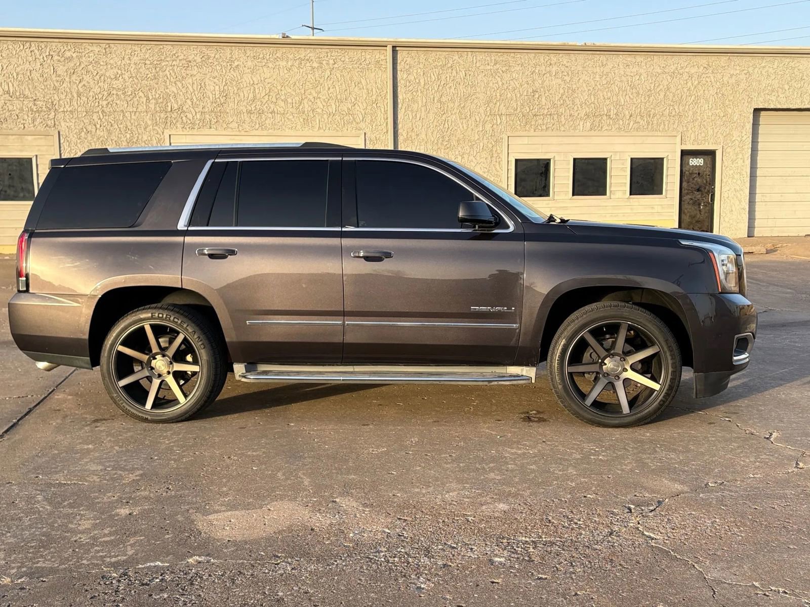 Used 2015 GMC Yukon Denali w/ Touring Package image 3