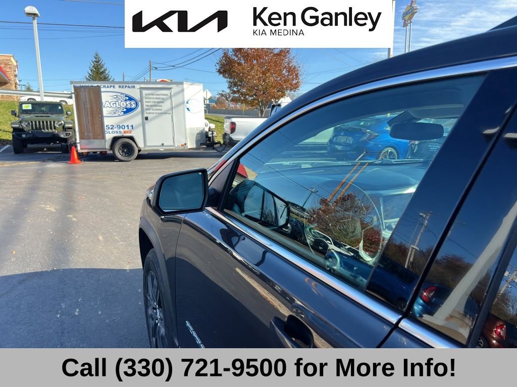 Used 2018 GMC Acadia SLT image 24