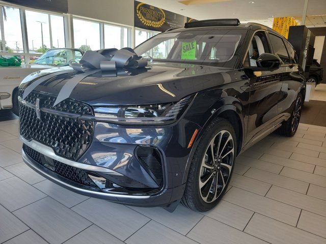 Certified 2024 Lincoln Nautilus Black Label AWD/4WD image 3
