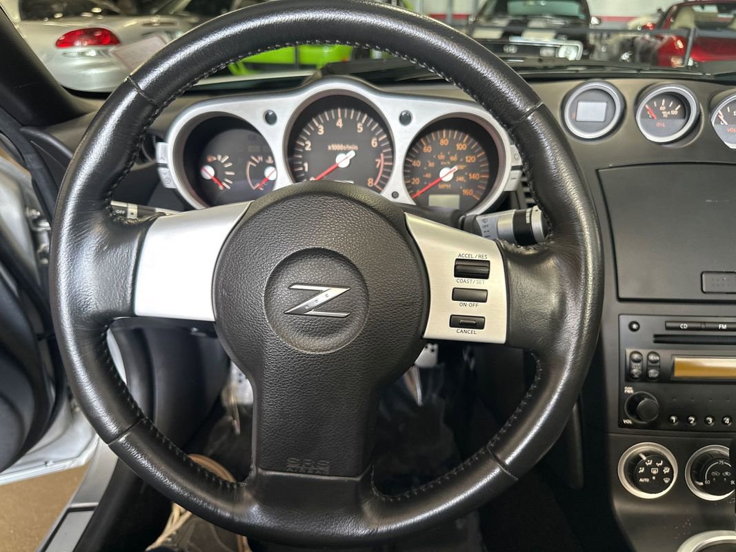 Used 2004 Nissan 350Z Enthusiast w/ Side Airbags Pkg image 55