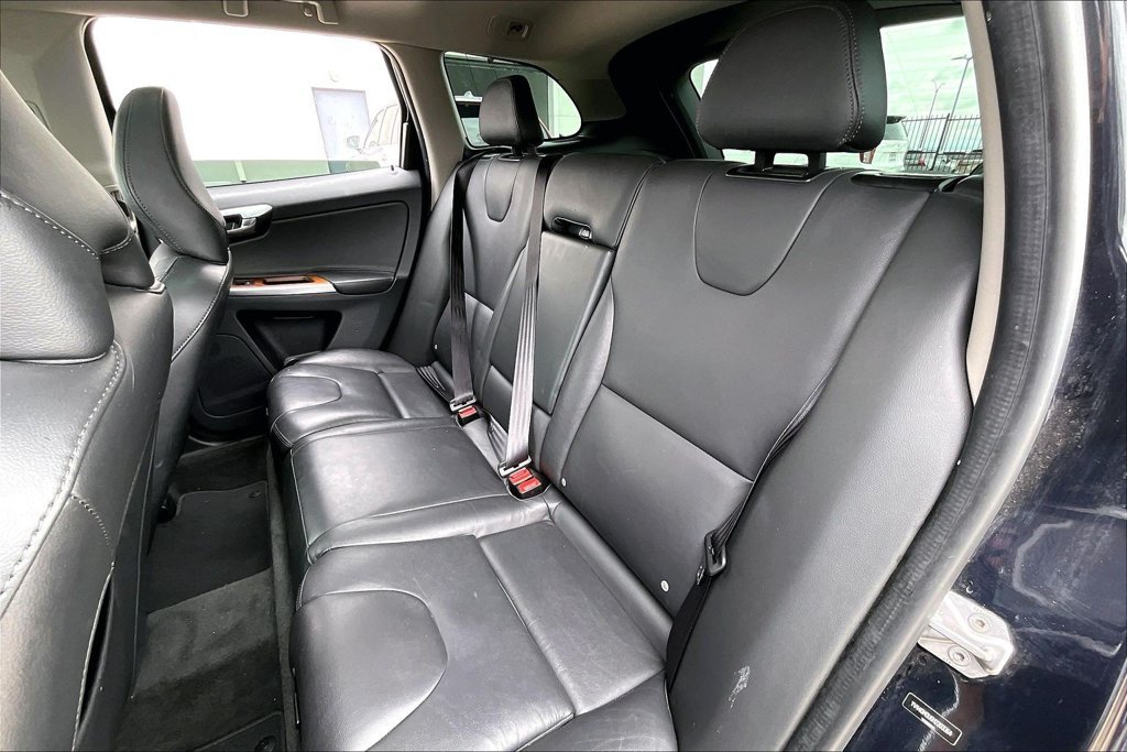 Used 2017 Volvo XC60 T5 Inscription w/ Preferred Option Package FWD image 26