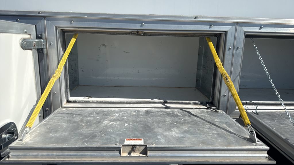 Used 2016 Chevrolet Express 3500 RWD image 12