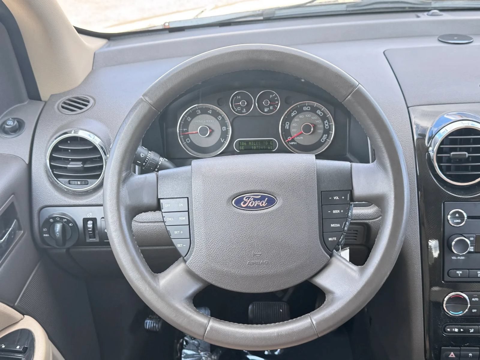 Used 2008 Ford Taurus X SEL FWD image 27