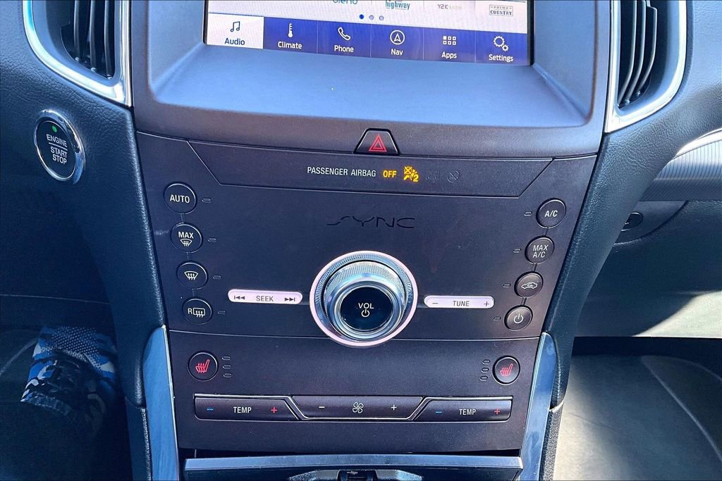 Used 2020 Ford Edge Titanium w/ Class II Trailer Tow Package image 32