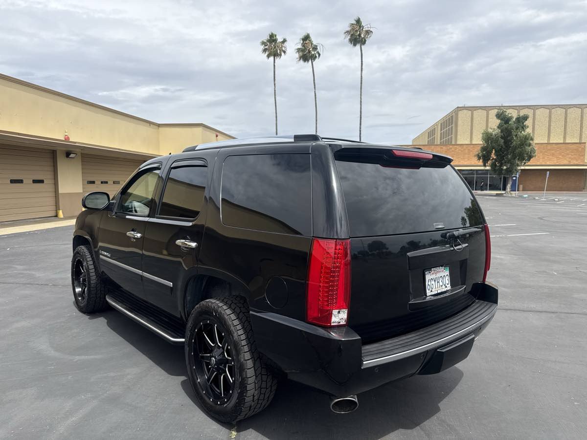 Used 2009 GMC Yukon Denali AWD/4WD image 5