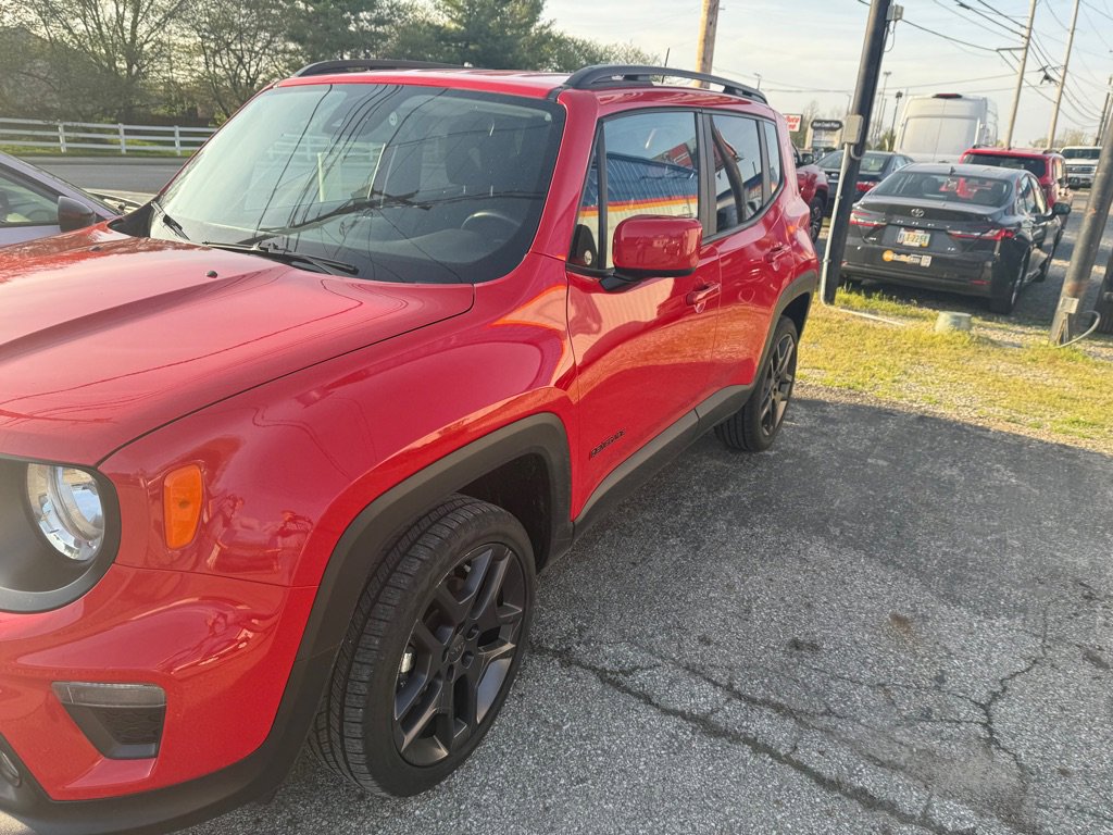 Used 2022 Jeep Renegade Latitude w/ Convenience Group image 2