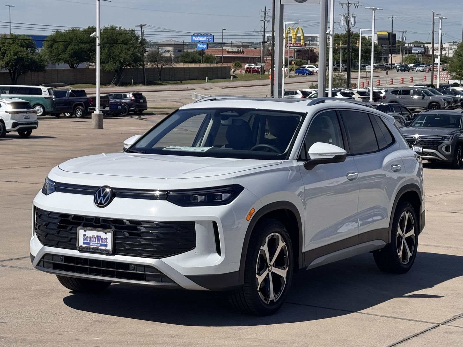 New 2026 Volkswagen Tiguan SE image 8