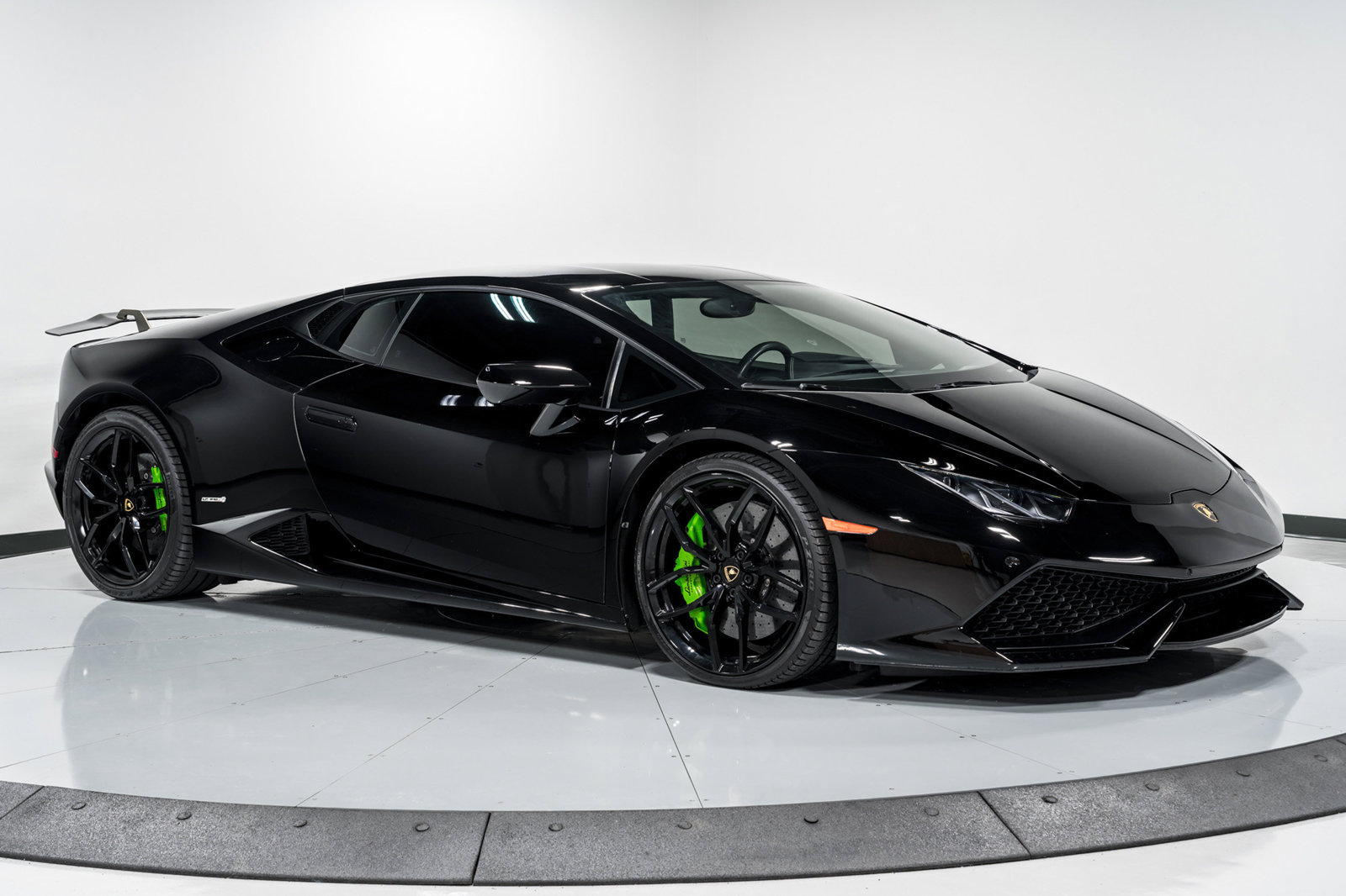 Used 2016 Lamborghini Huracan LP 610-4 AWD/4WD image 38