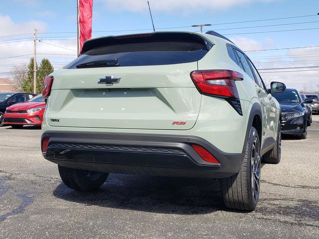 Used 2024 Chevrolet Trax RS w/ Driver Confidence Package image 3