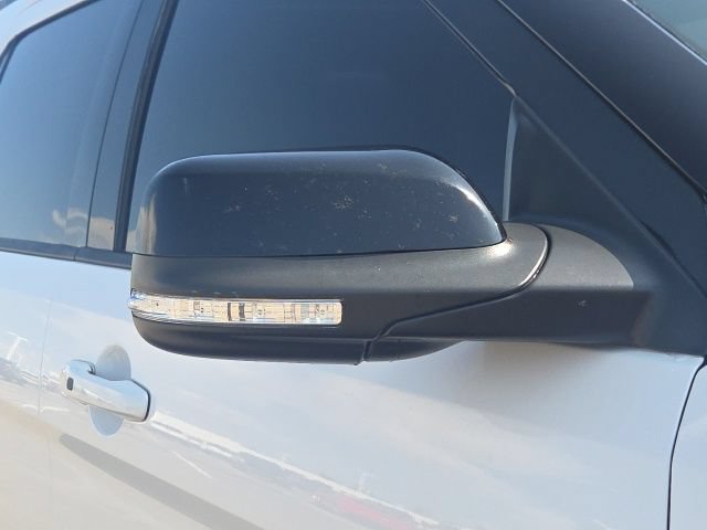 Used 2018 Ford Explorer XLT w/ Equipment Group 202A AWD/4WD image 5