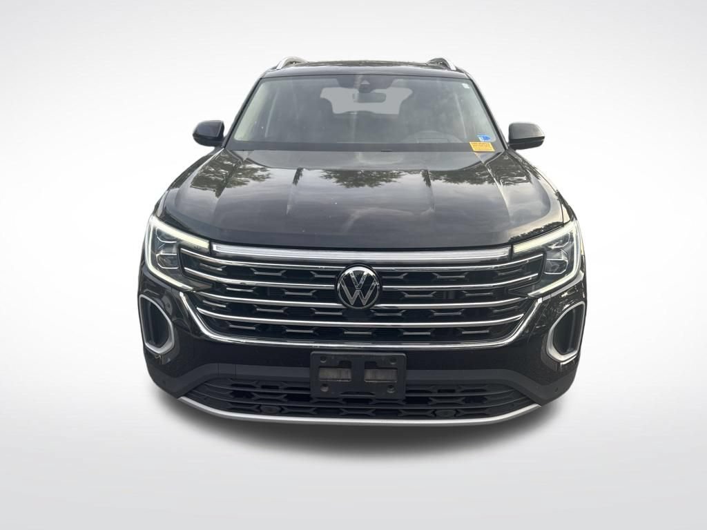 Used 2024 Volkswagen Atlas SEL AWD/4WD image 2