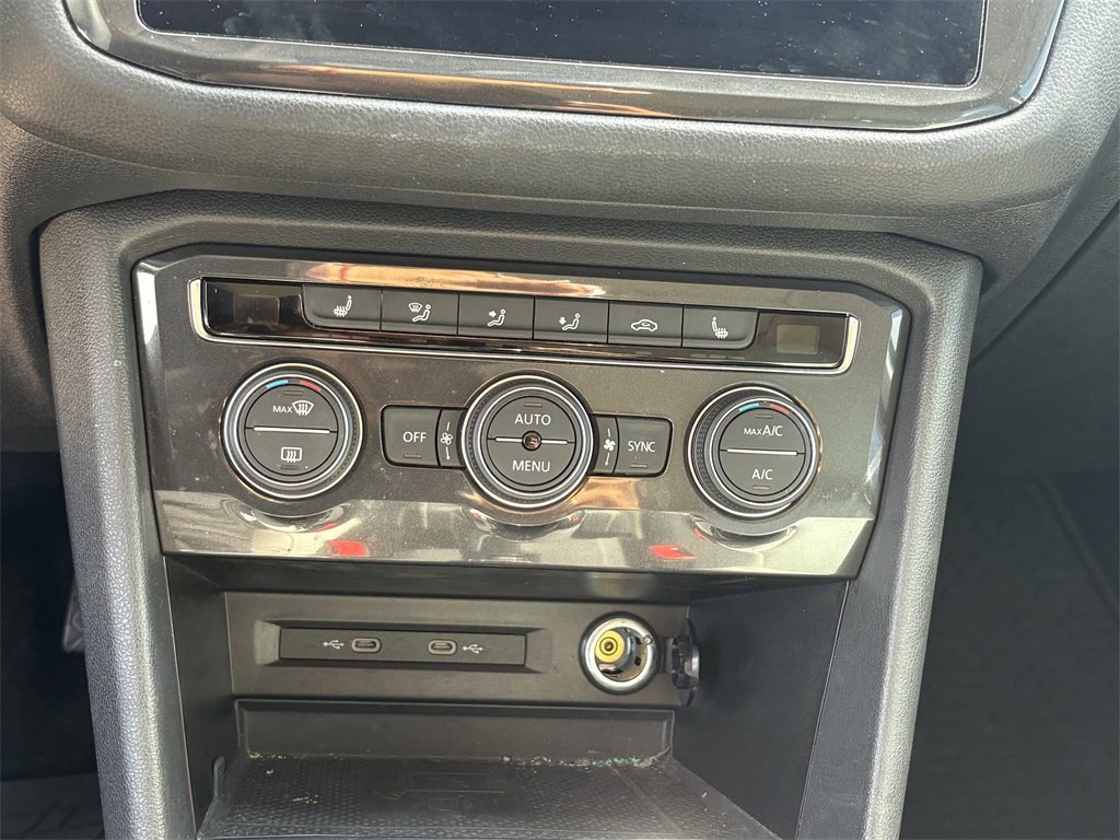 Used 2021 Volkswagen Tiguan SE image 21