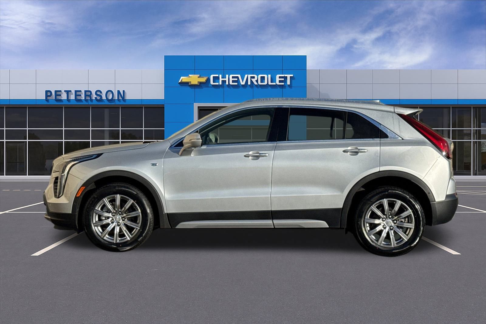 Used 2022 Cadillac XT4 Premium Luxury w/ Enhanced Visibility Package image 7