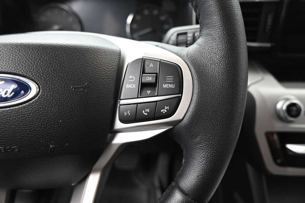 Used 2024 Ford Explorer XLT w/ Equipment Group 202A AWD/4WD image 12