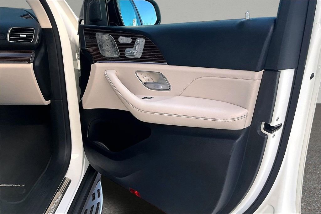 Used 2021 Mercedes-Benz GLS 580 4MATIC image 29